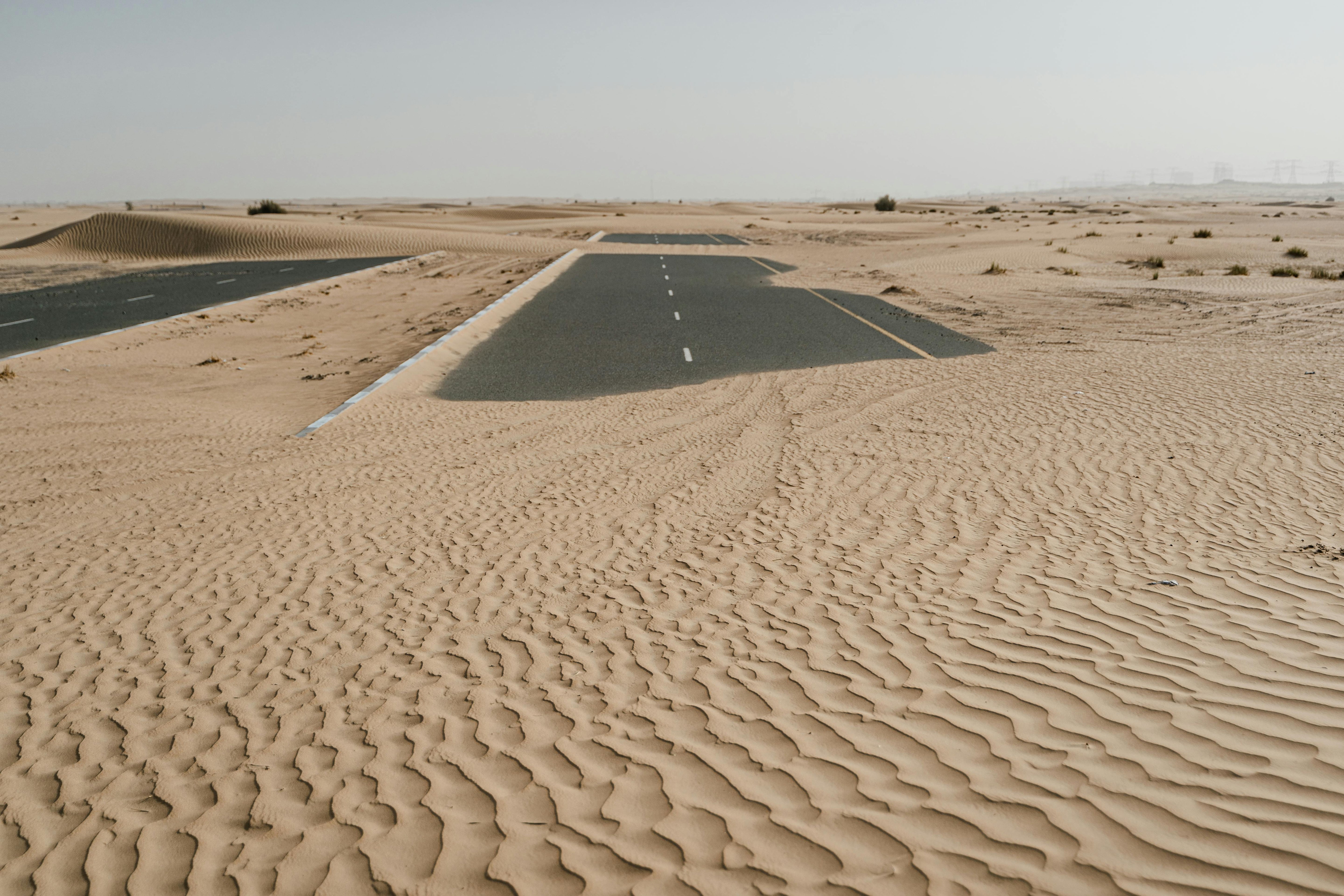 Designing Solar for Desert Storms: Structural Engineering for Panels in Harsh Wind & Sand Conditions